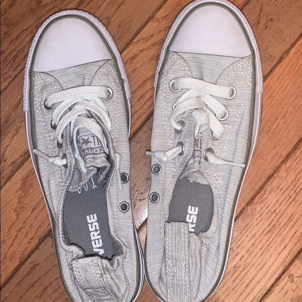 Size 6 female gray converse sneakers